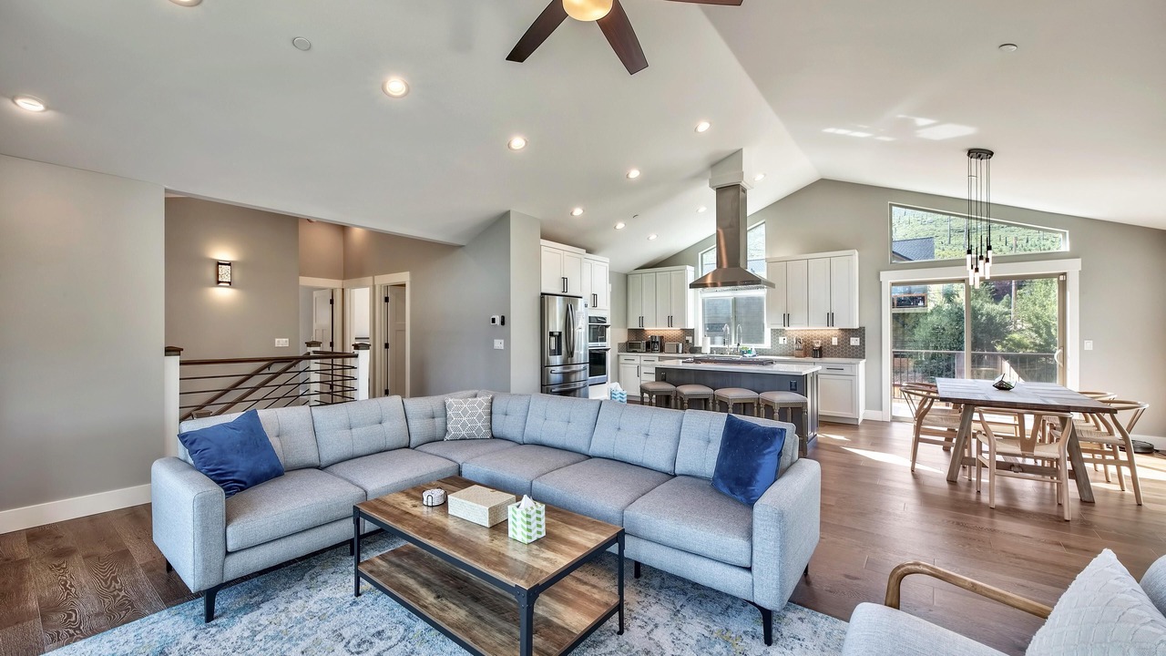 Photo of Livingroom in Mountain View Estates