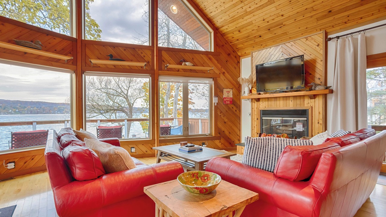 Photo of Livingroom in Honeoye