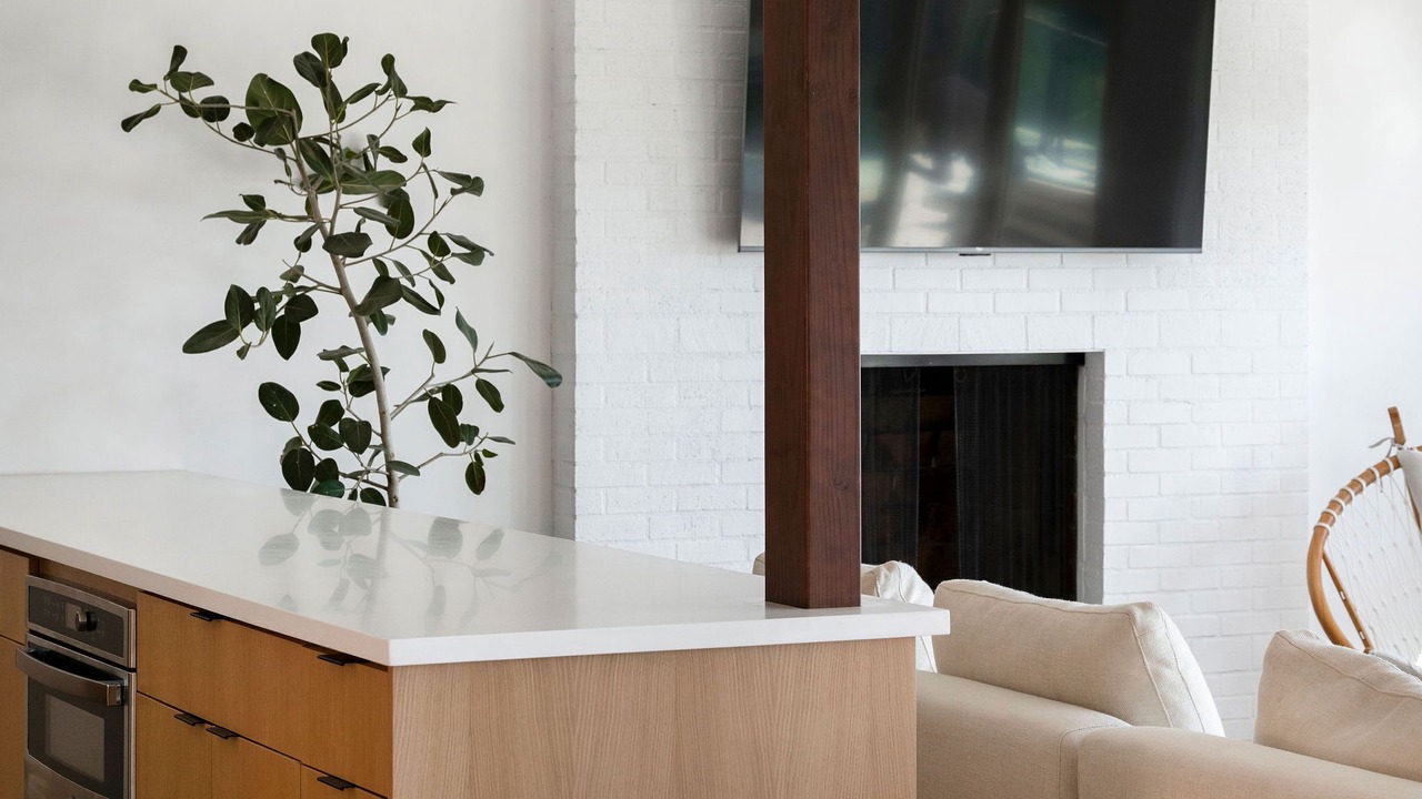 Photo of Livingroom in Western Malibu
