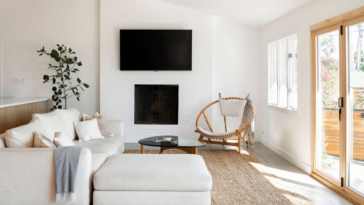 Photo of Livingroom in Western Malibu