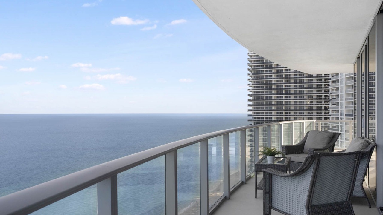 Photo of Outdoor in Hallandale Beach