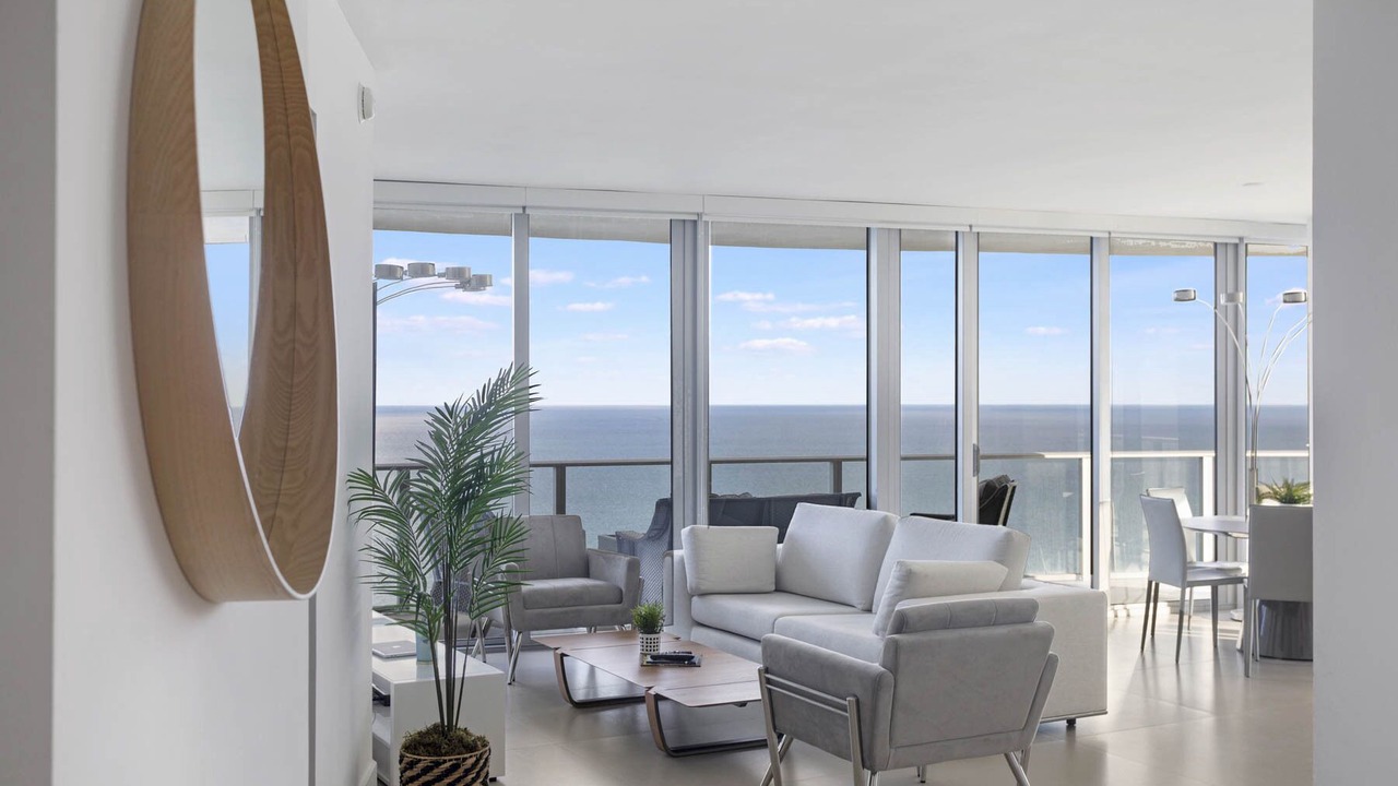 Photo of Livingroom in Hallandale Beach