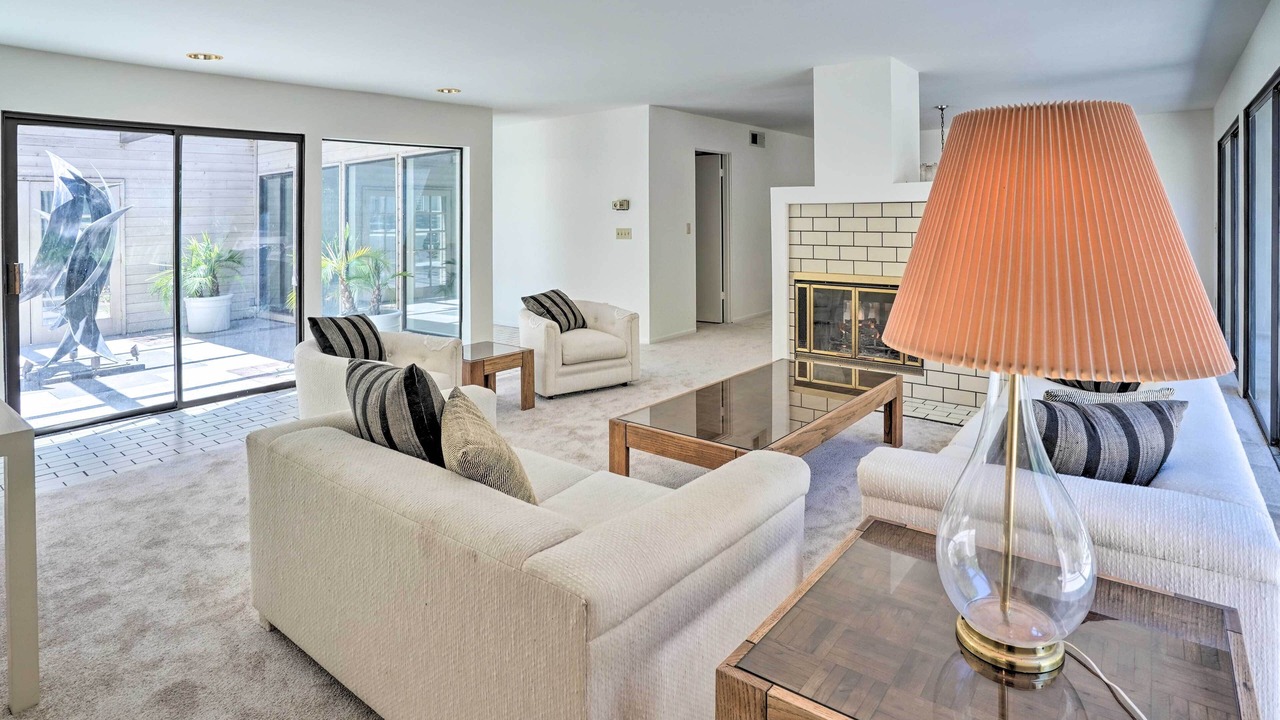 Photo of Livingroom in Coto de Caza