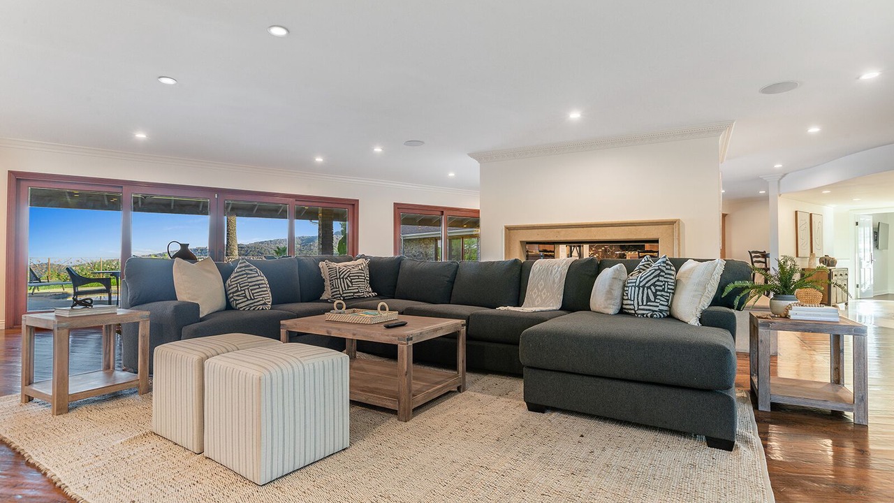 Photo of Livingroom in Los Angeles