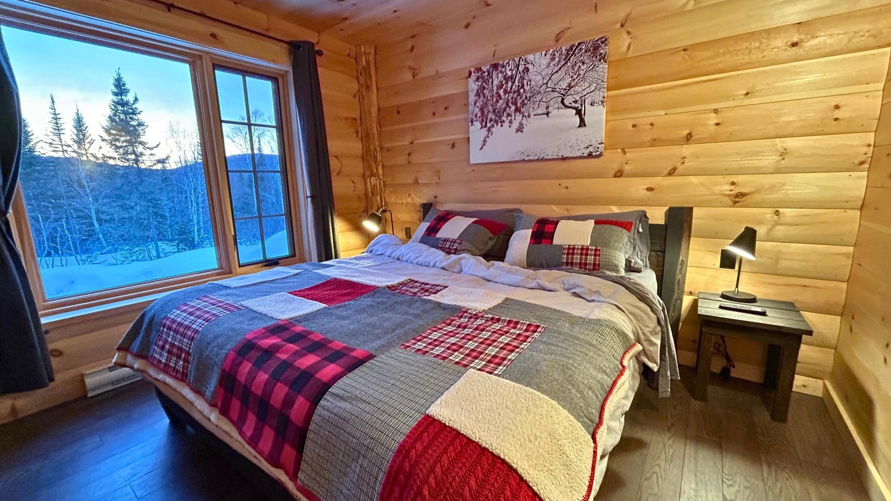 Photo of Bedroom in La Malbaie