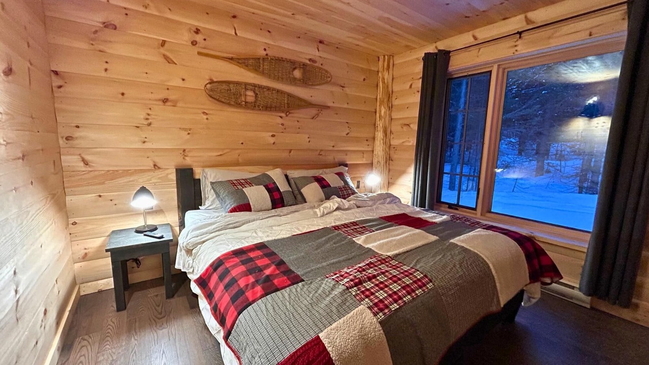 Photo of Bedroom in La Malbaie