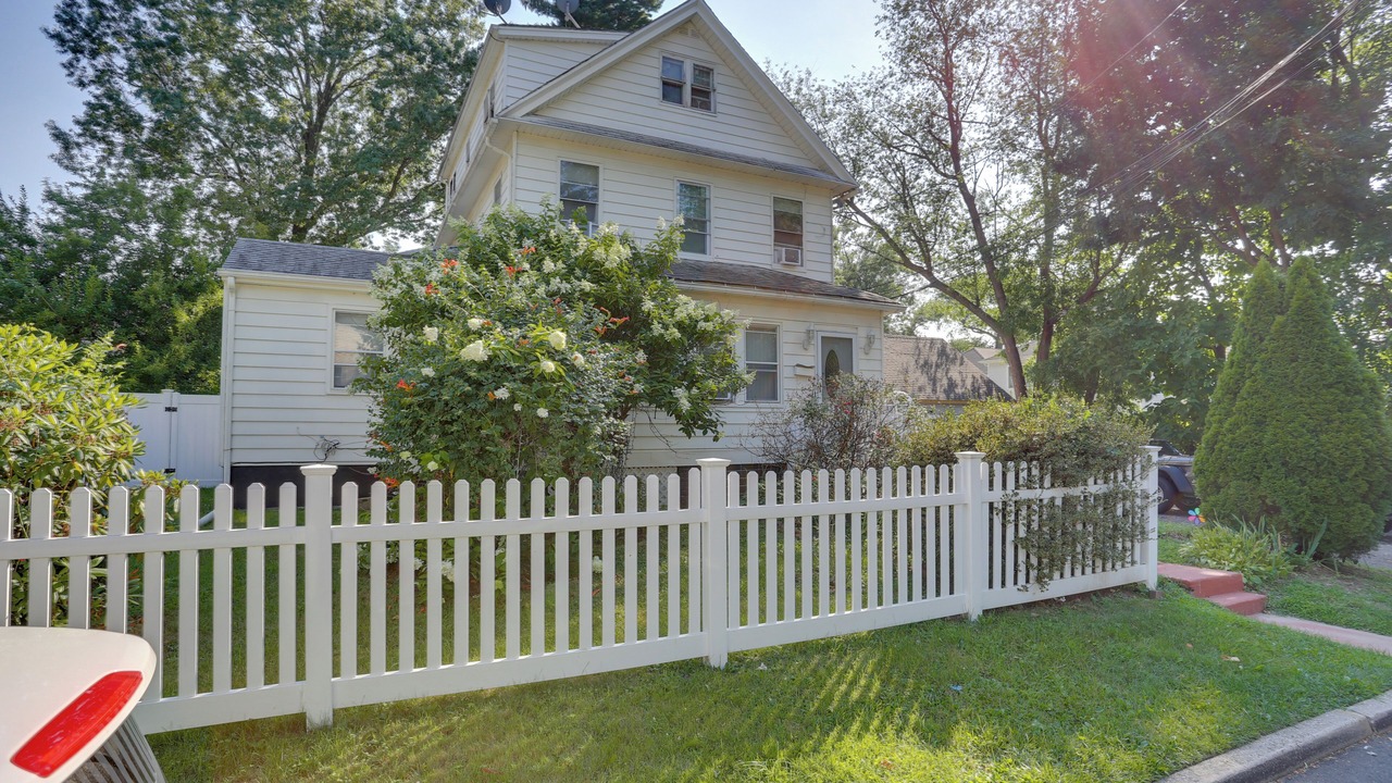 Photo of Outdoor in Teaneck