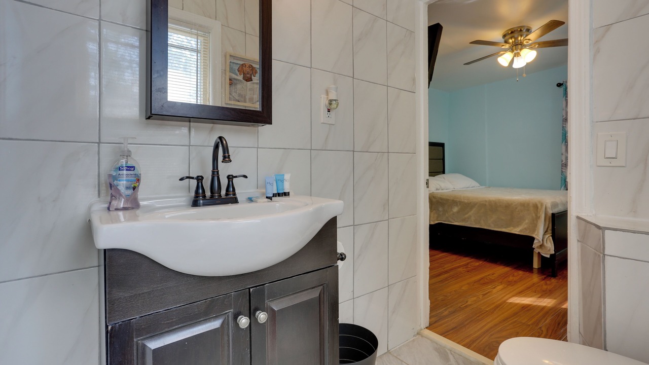 Photo of Bathroom in Teaneck