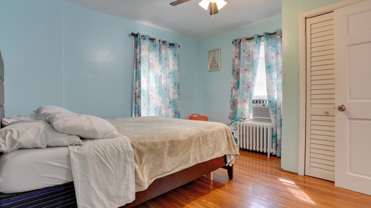 Photo of Bedroom in Teaneck