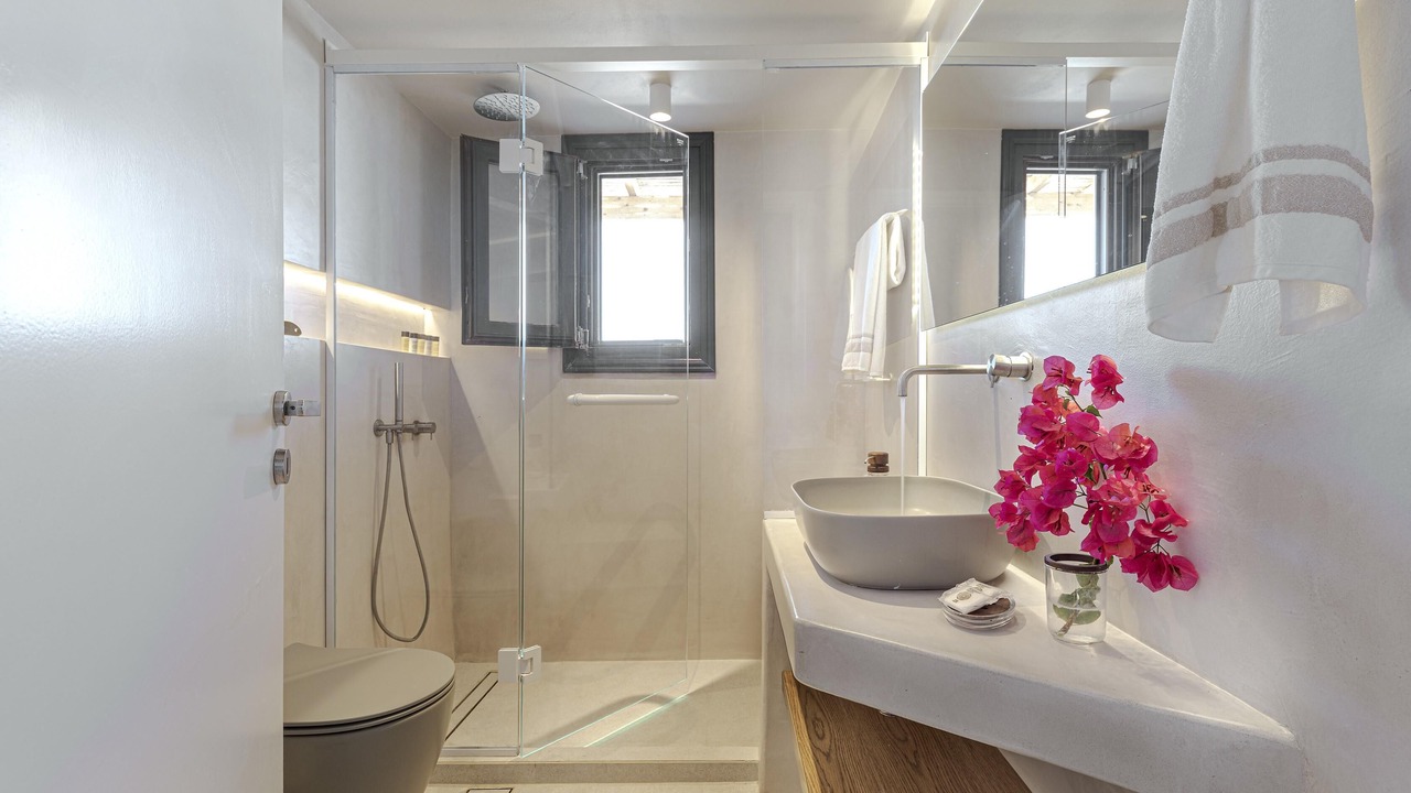 Photo of Bathroom in Kamari
