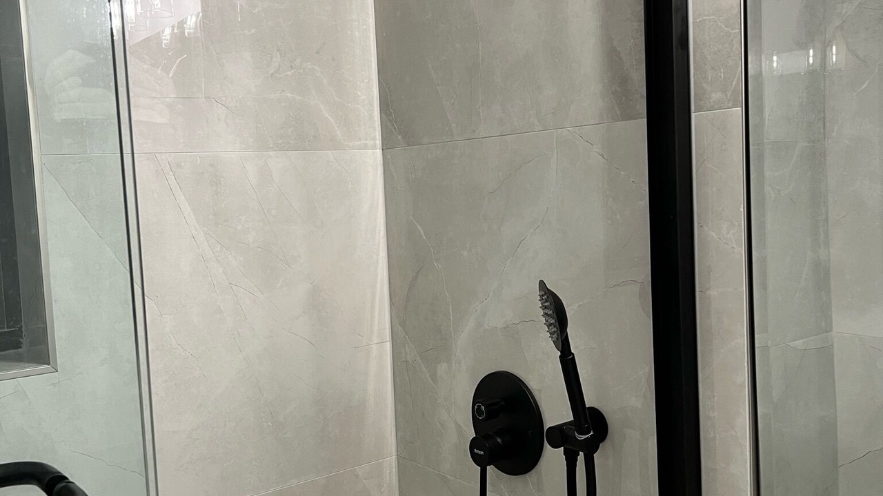 Photo of Bathroom in Pembroke Park