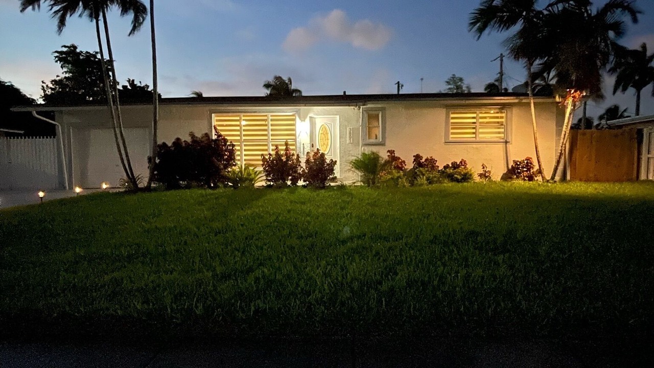Photo of Outdoor in Pembroke Park
