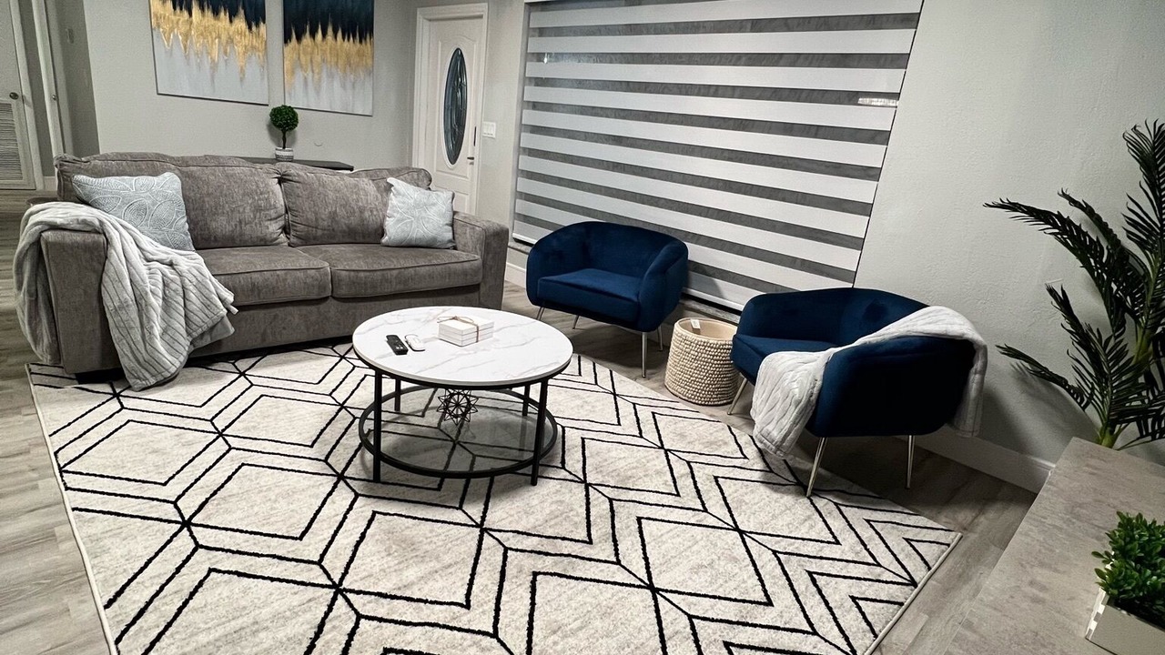 Photo of Livingroom in Pembroke Park