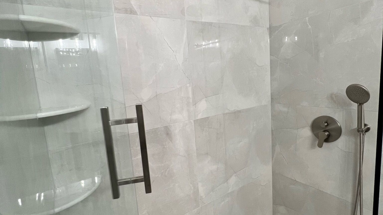Photo of Bathroom in Pembroke Park