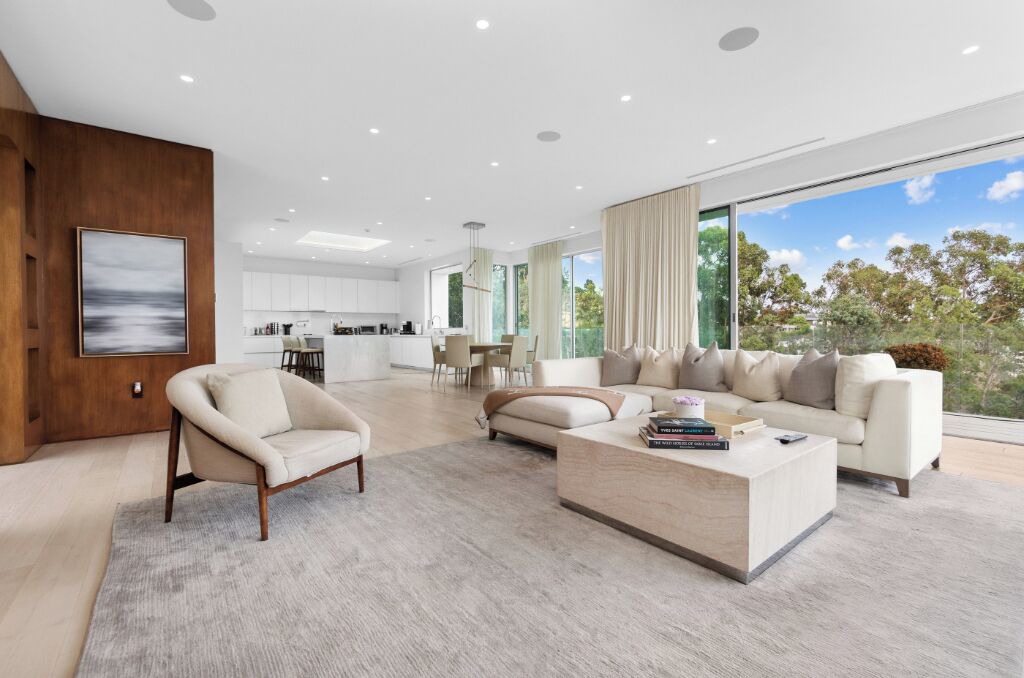 Photo of Livingroom in Beverly Hills