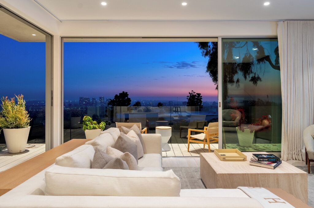 Photo of Livingroom in Beverly Hills