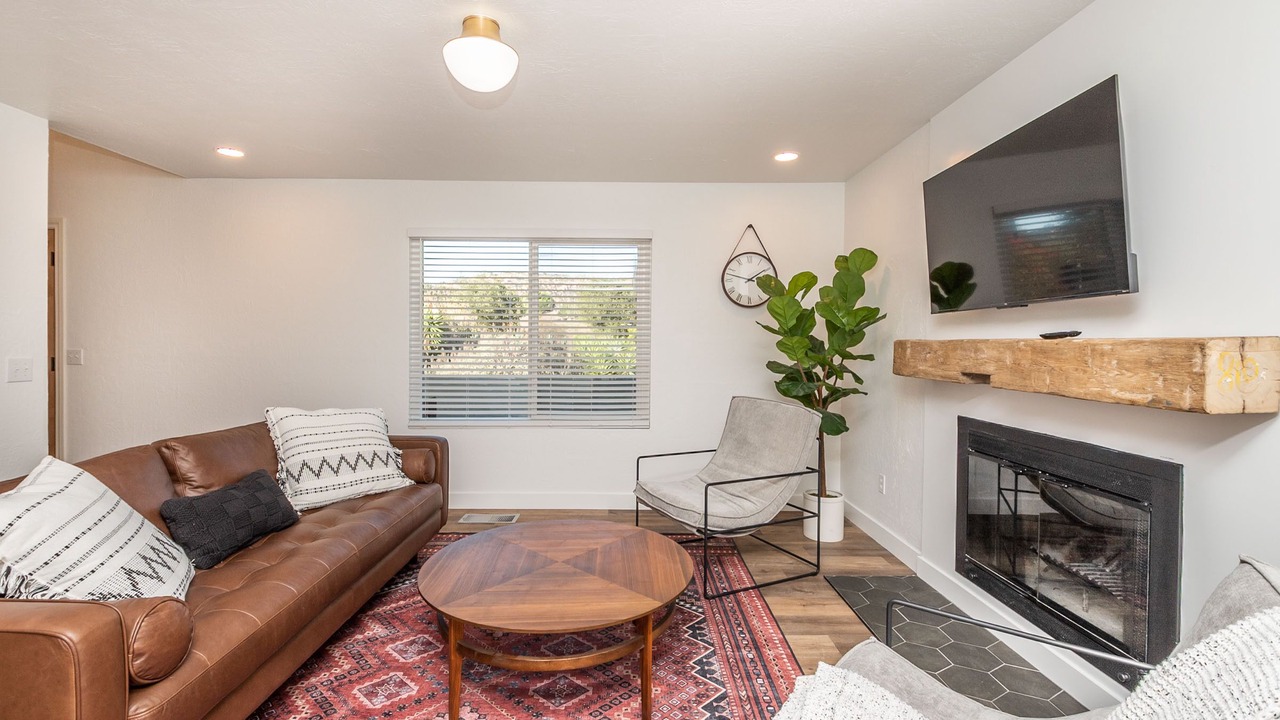 Photo of Livingroom in North Ridge