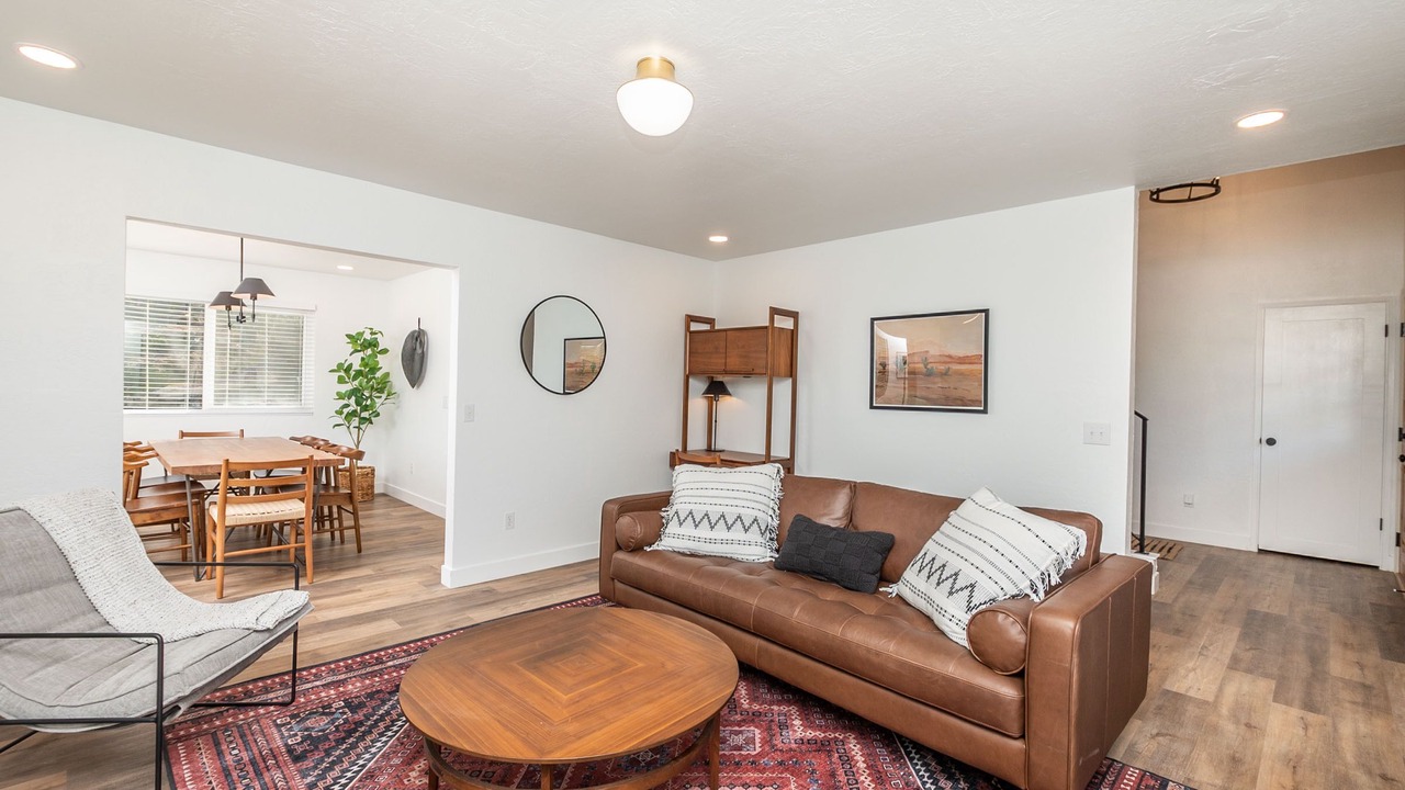 Photo of Livingroom in North Ridge