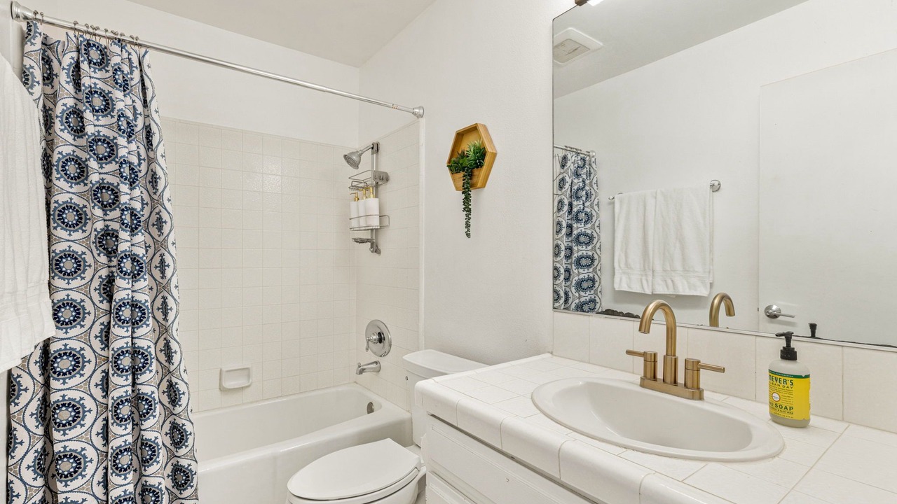 Photo of Bathroom in Desert Park Estates