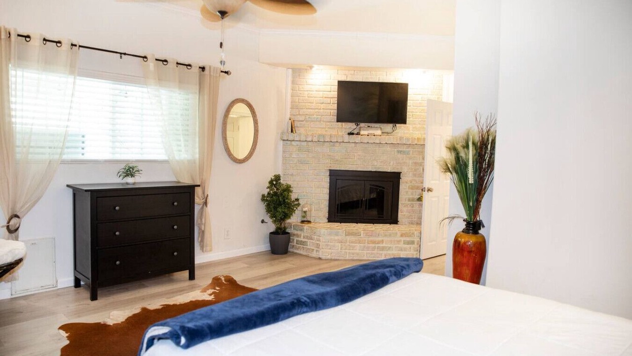 Photo of Bedroom in Claremont