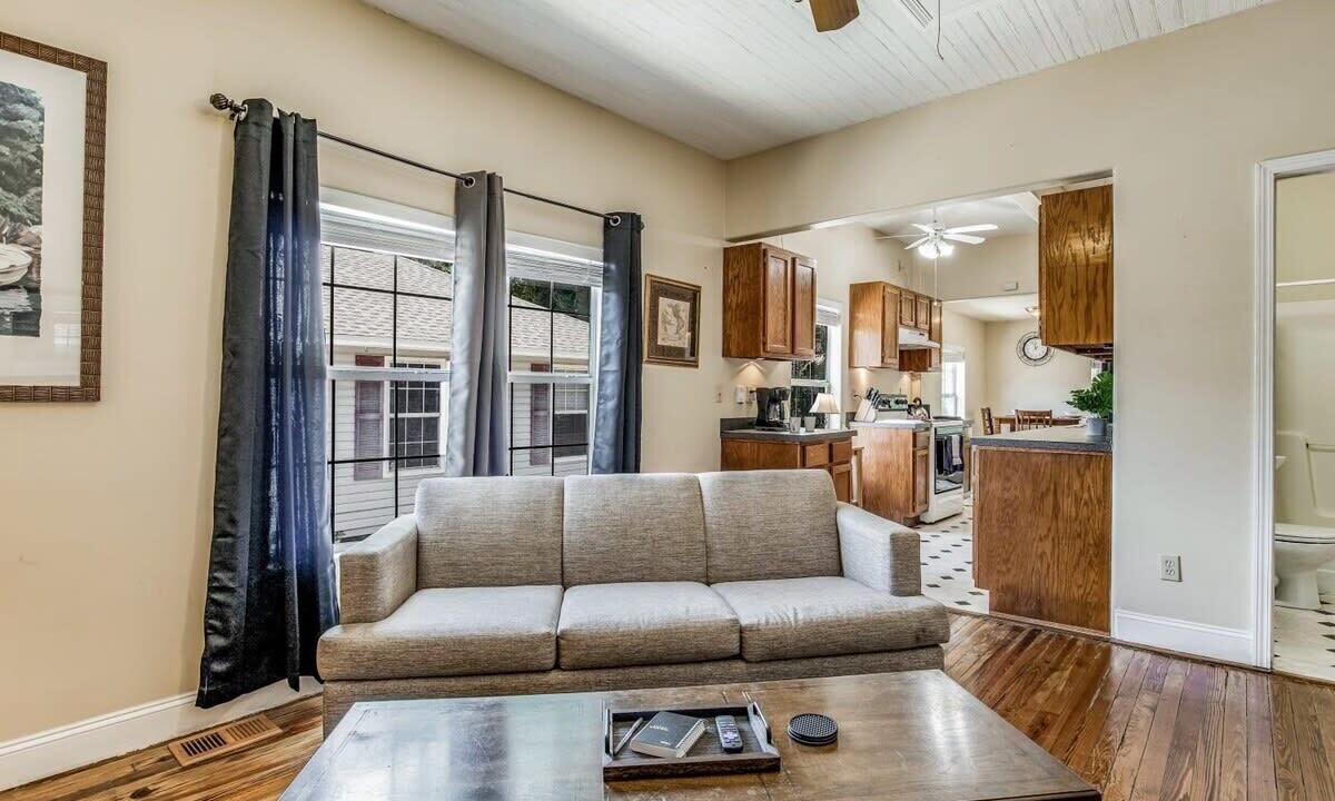 Photo of Livingroom in South Pensacola