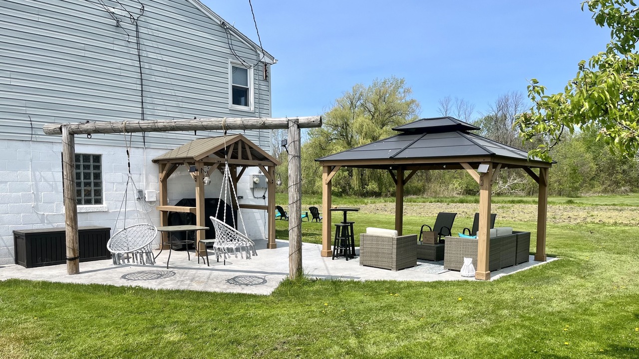 Photo of Patio Balcony in North Tonawanda