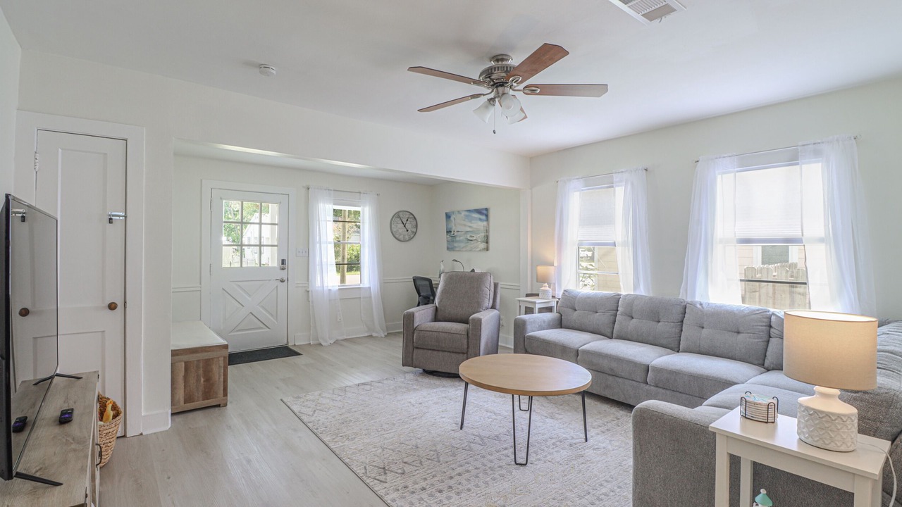 Photo of Bedroom in Long Beach