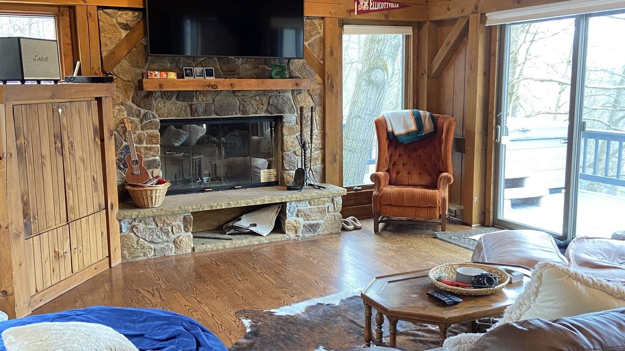 Photo of Livingroom in Ellicottville