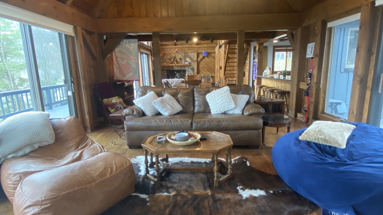 Photo of Livingroom in Ellicottville