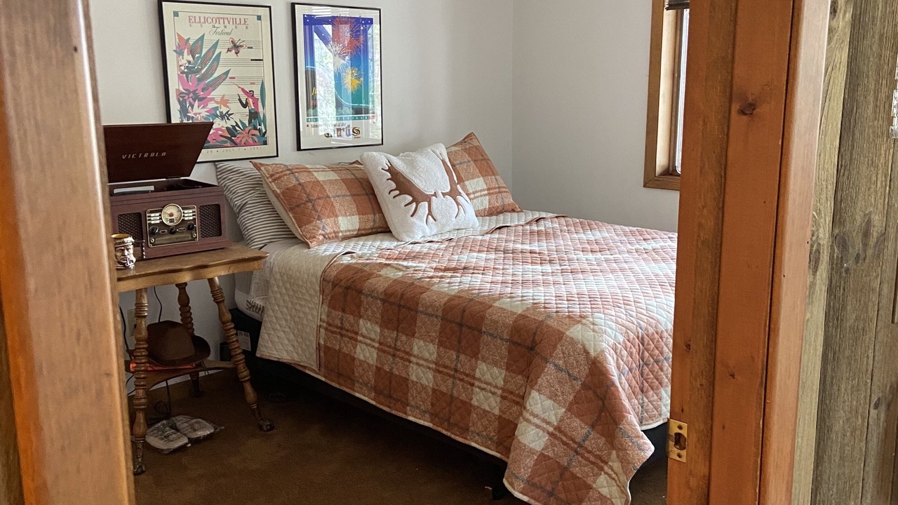 Photo of Bedroom in Ellicottville
