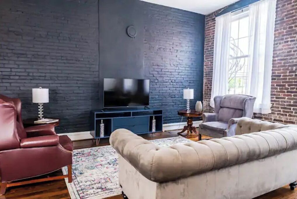 Photo of Livingroom in Central City