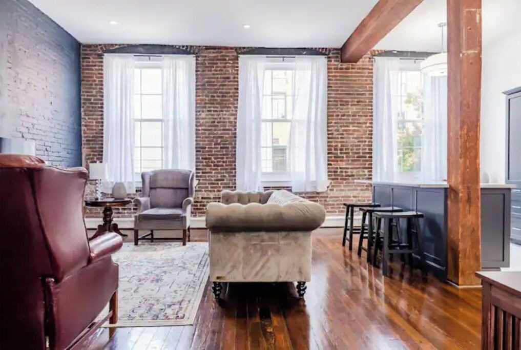 Photo of Livingroom in Central City
