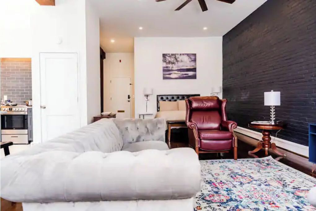 Photo of Livingroom in Central City