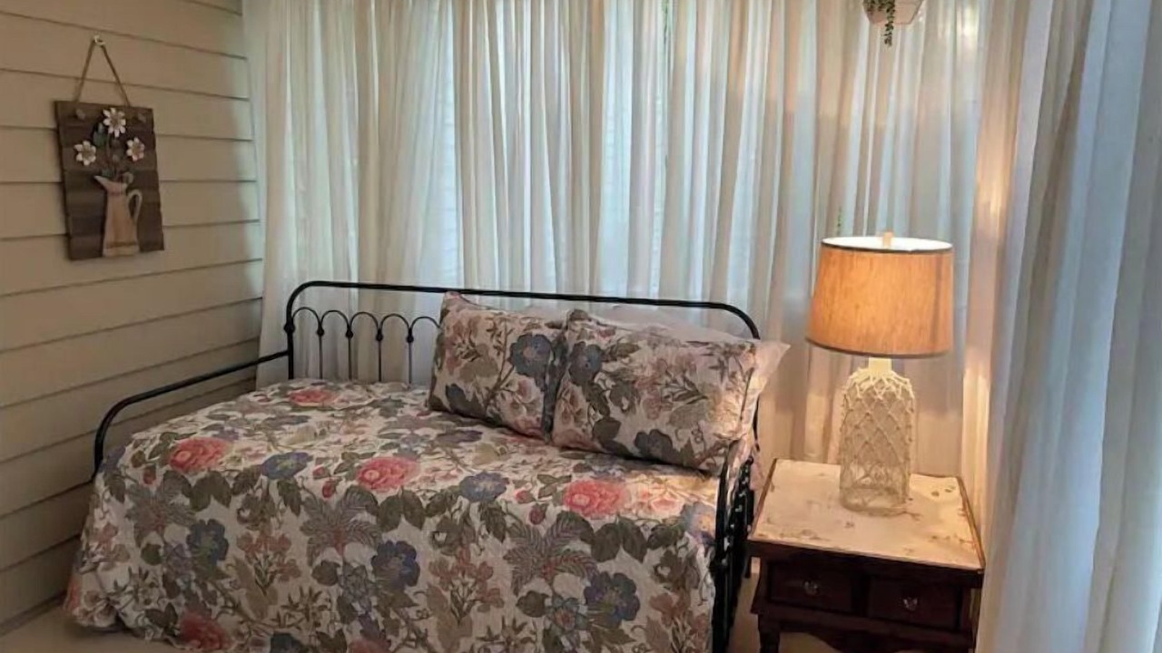 Photo of Bedroom in Laurel