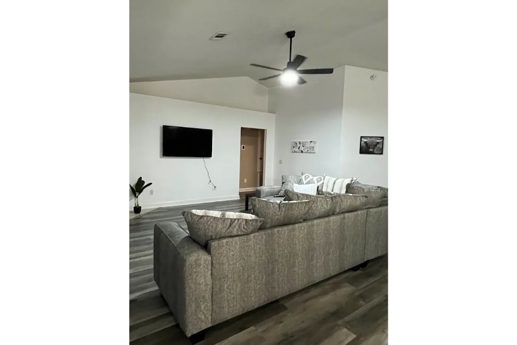 Photo of Livingroom in Emerald Shores