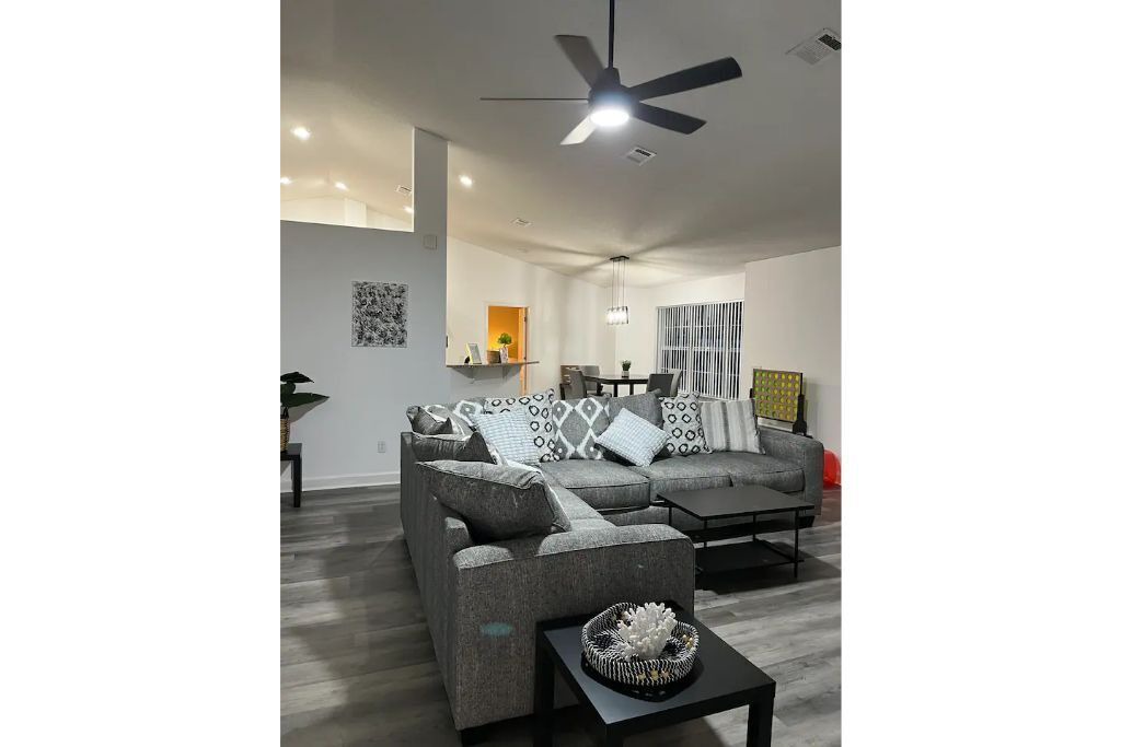 Photo of Livingroom in Emerald Shores
