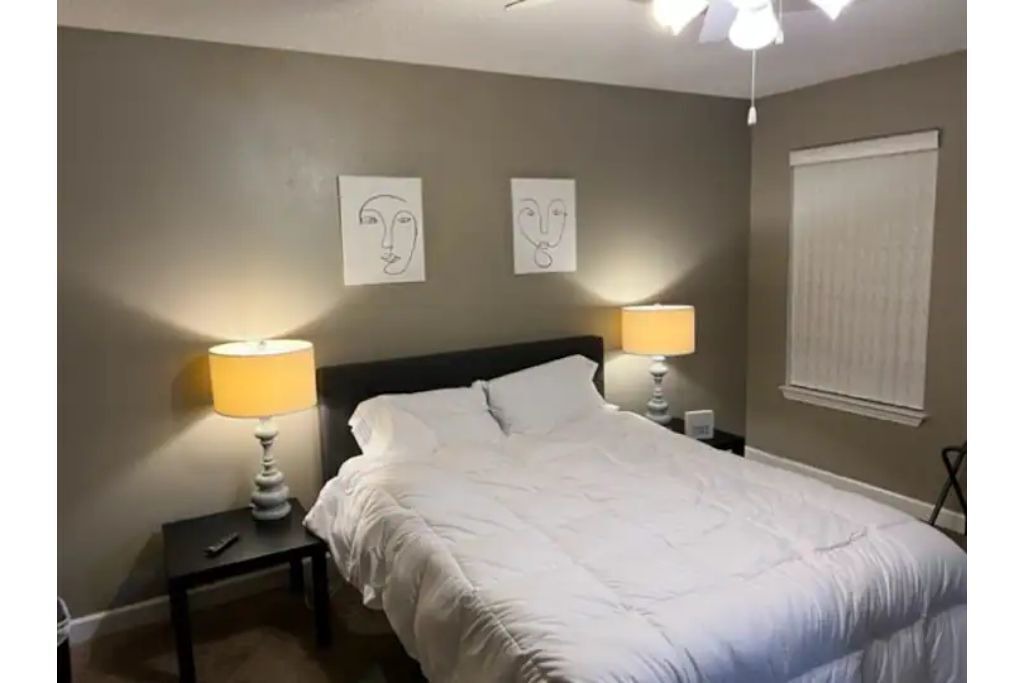 Photo of Bedroom in Emerald Shores