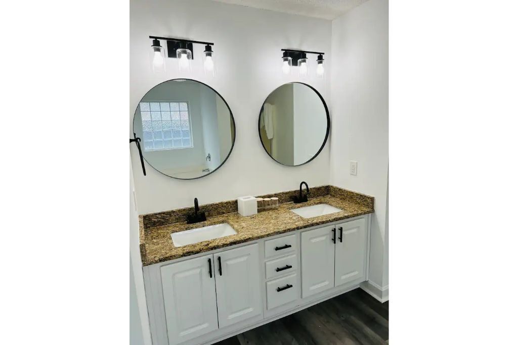 Photo of Bathroom in Emerald Shores