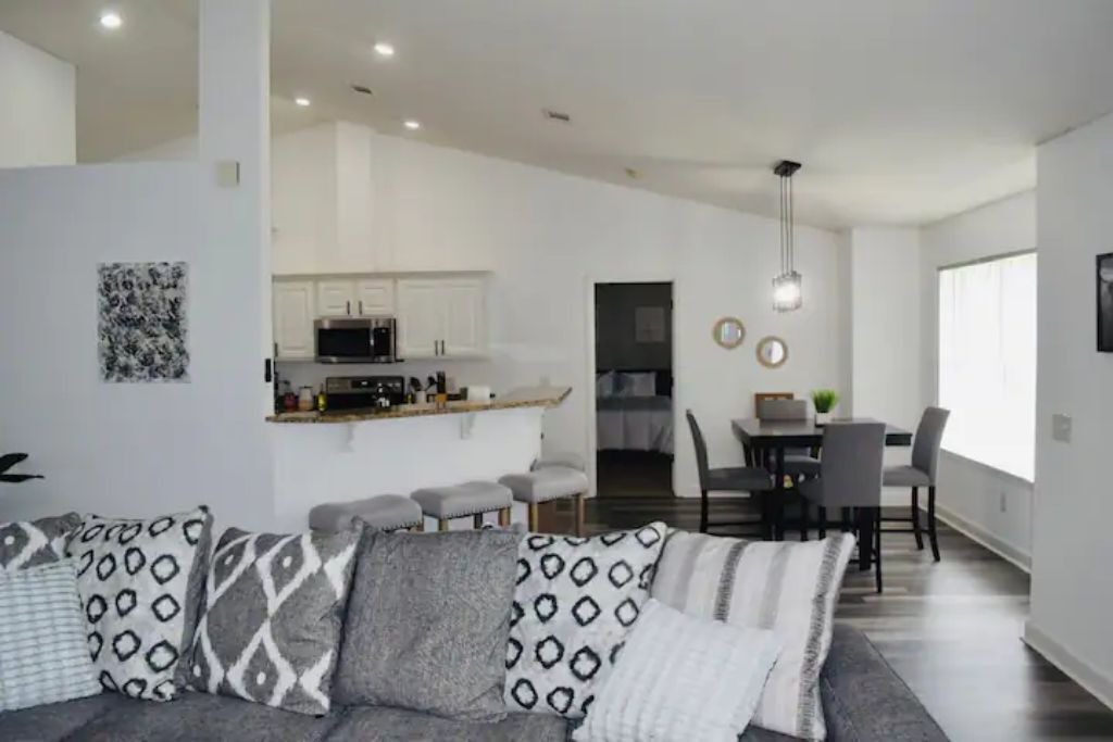 Photo of Livingroom in Emerald Shores