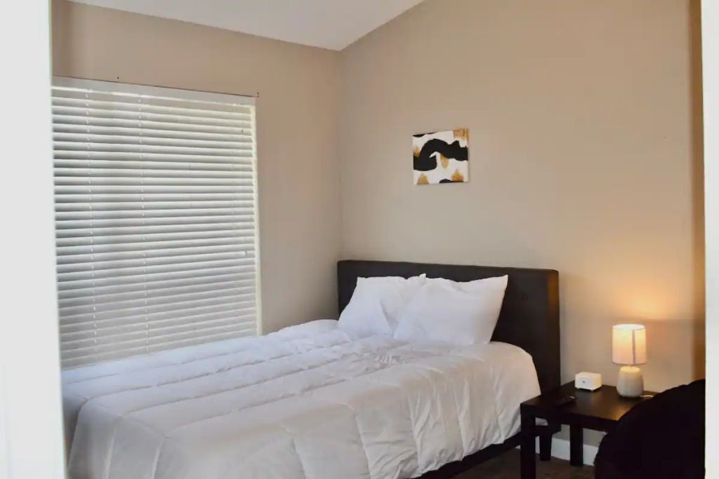 Photo of Bedroom in Emerald Shores