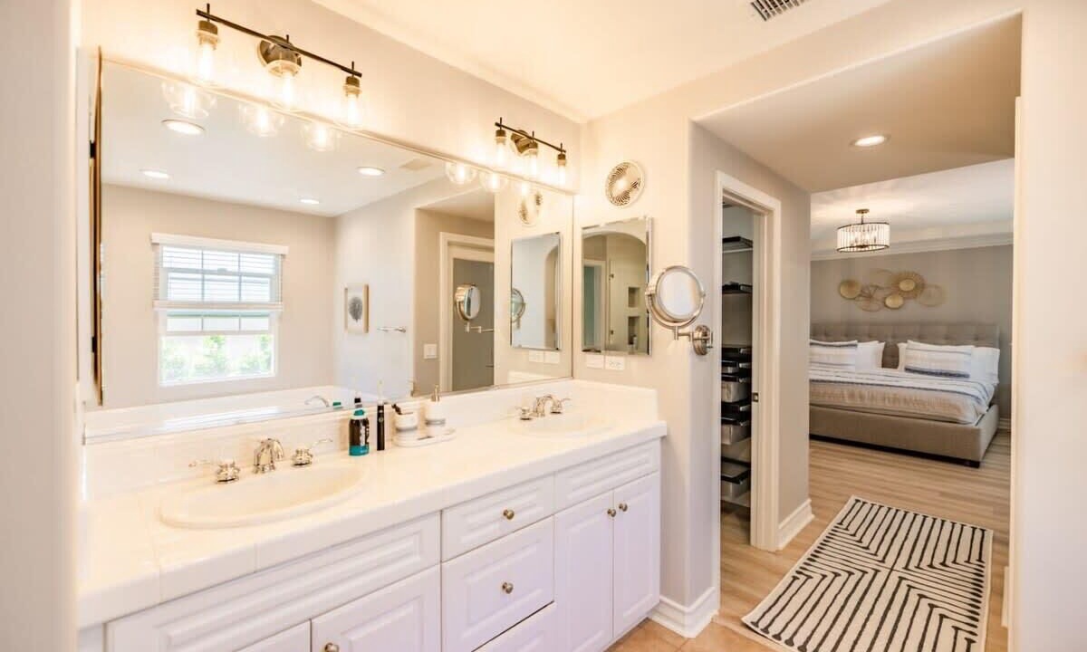 Photo of Bathroom in Woodbury
