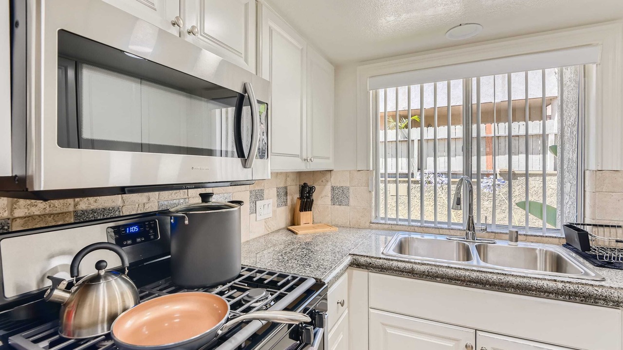 Photo of Kitchen in East Side Costa Mesa