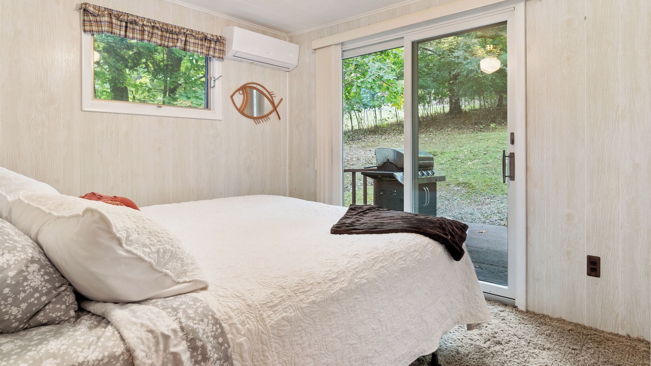 Photo of Bedroom in Keuka Park