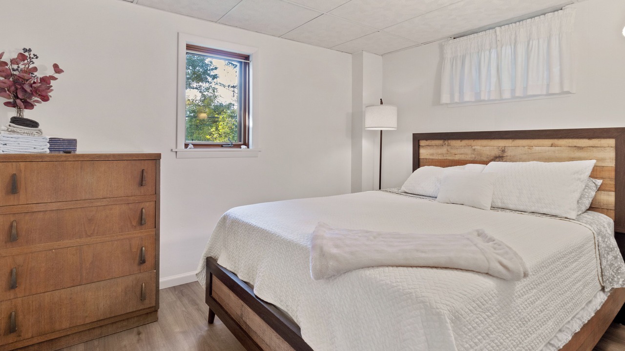 Photo of Bedroom in Keuka Park