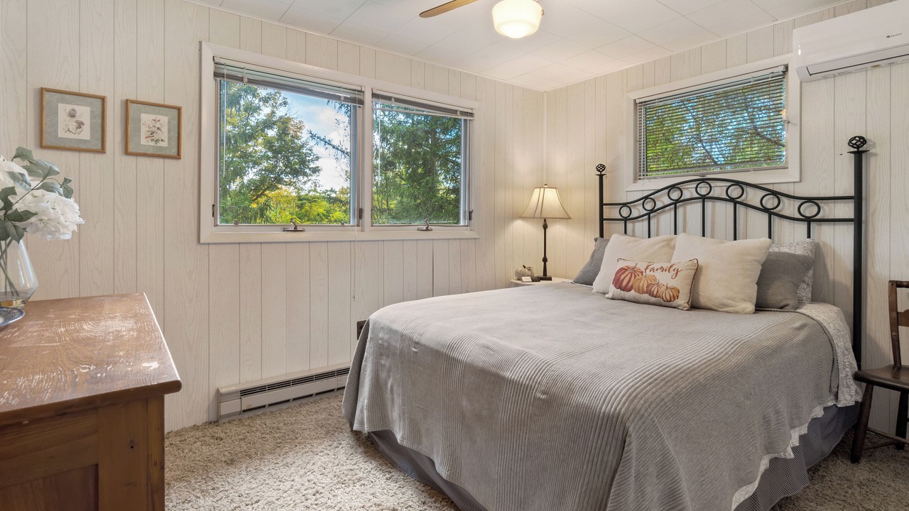 Photo of Bedroom in Keuka Park