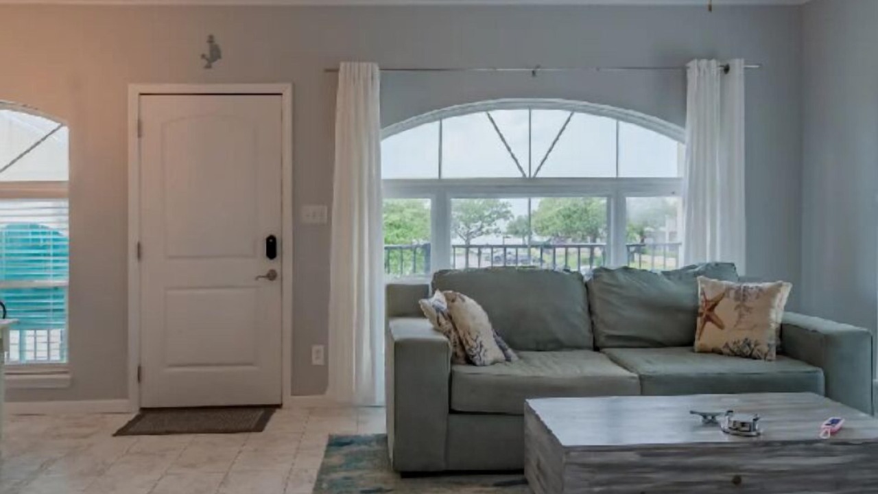 Photo of Livingroom in Long Beach