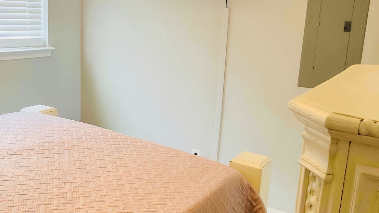Photo of Bedroom in Long Beach