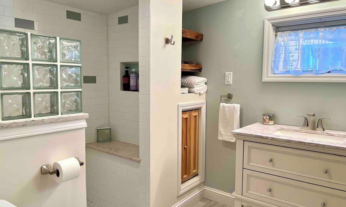Photo of Bathroom in Firthcliffe