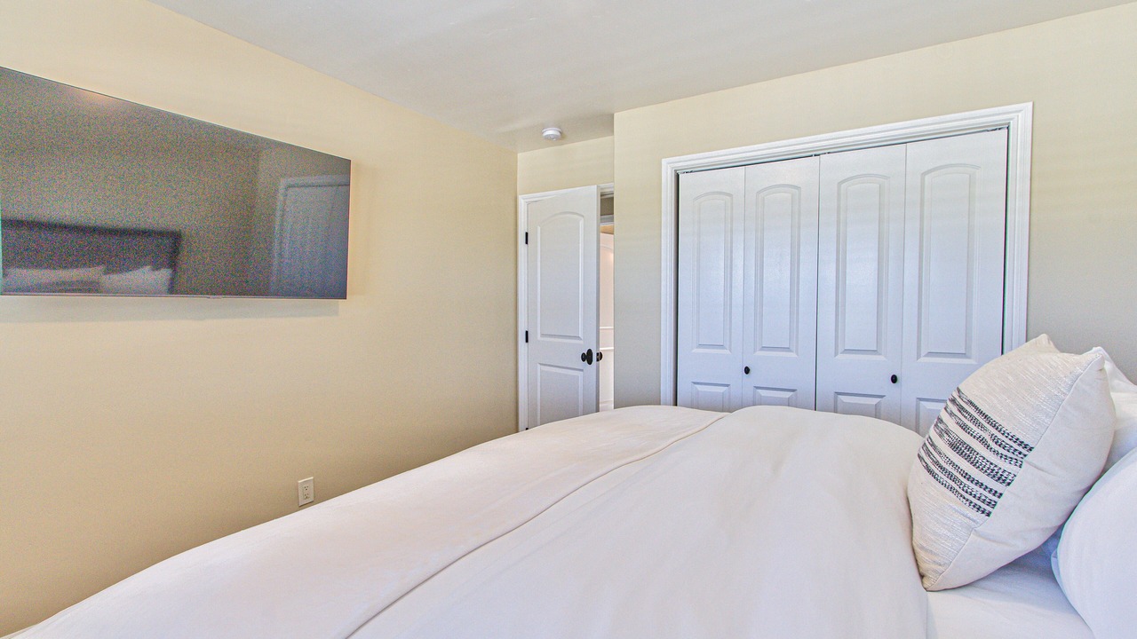 Photo of Bedroom in Del Rey Oaks