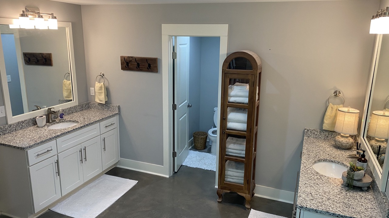 Photo of Bathroom in Cottondale